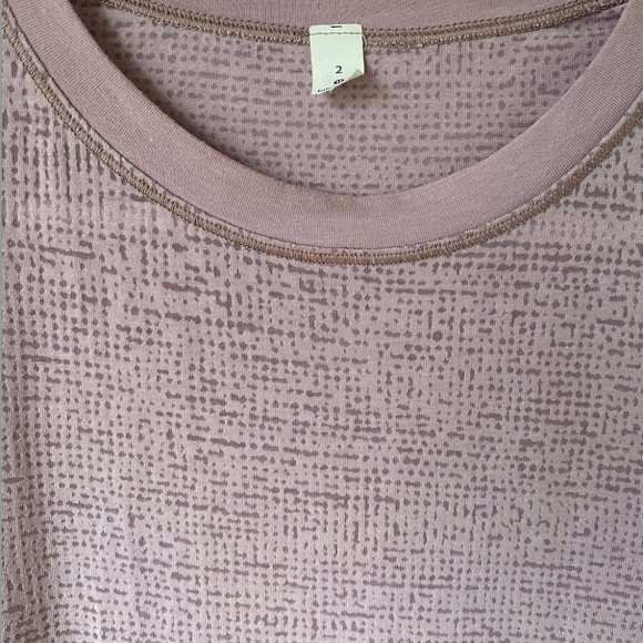Lululemon T-Shirt - Picture 3 of 3